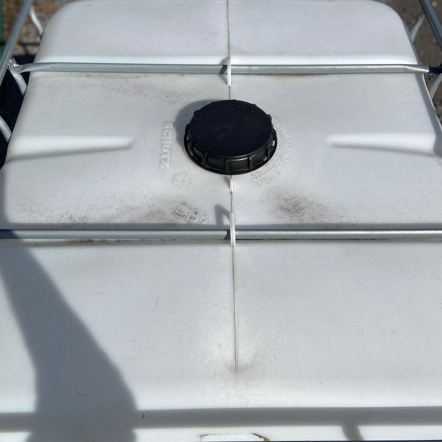 IBC- 1000L / metalen pallet